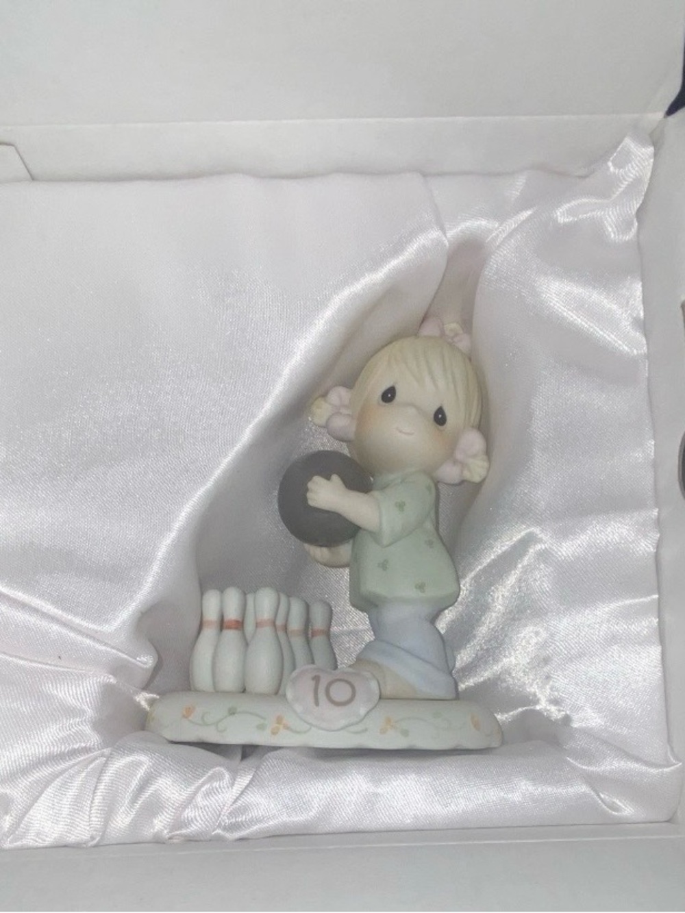 NIB Precious Moments Growing in Grace age 10 - Picture 4 of 4